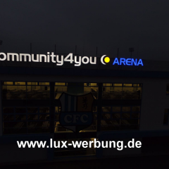 leuchtreklame chemnitz stadionwerbung lichtreklame einzelbuchstaben berlin beleuchtete außenwerbung