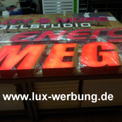 profil buchstaben momega Leuchtreklame Lichtreklame Leuchtwerbung Außenwerbung Leuchtbuchstaben Reliefbuchstaben
Profilbuchstaben 3D LED Einzelbuchstaben LED Dioden Fassadenwerbung Werbetechnik Berlin LED Beleuchtung Metallbuchstaben Plexibuchstaben Acrylbuchstaben Werbeanlagen Werbeträger  Gravurkasten Dibondkasten dekupierte Buchstaben Leuchtkasten Acrylbuchstaben