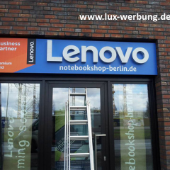 einzelhandel lenovo leuchtbuchstaben leuchtreklame auf metallplatte lichtreklame brandenburg kmputerreparatur berlin