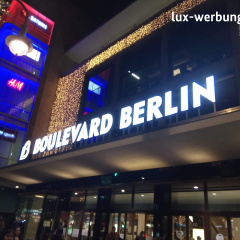 Leuchtreklame Lichtreklame Leuchtwerbung Außenwerbung Leuchtbuchstaben Reliefbuchstaben
Profilbuchstaben 3D LED Einzelbuchstaben LED Dioden Fassadenwerbung Werbetechnik Berlin LED Beleuchtung Metallbuchstaben Plexibuchstaben Acrylbuchstaben Werbeanlagen Werbeträger  Gravurkasten Dibondkasten dekupierte Buchstaben Leuchtkasten Acrylbuchstaben