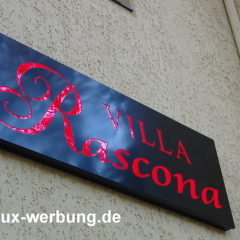 Leuchtbuchstabe gravurkasten Leuchtreklame Leuchtwerbung pulverbeschichtet  Metallbuchstaben willa raskona Außenwerbung Leuchtkasten Gravurkasten Dekupierte Buchstaben Dibond Di-Bond berlin182
