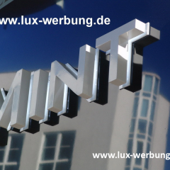 buchstaben aus aluminium metall pulverbeschichtet beleuchtung nach hinten rüchleuchtet abstandhalter led dioden