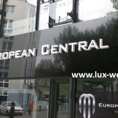 central mint berlin metallbuchstaben backlight außenwerbung mit abstandhalter beleuchtung nach hinten lichtreklame smd led dioden köln