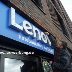 werbeanlage beleuchtete lenovo leuchtbuchstaben, lichtwerbung, brandenburg berlin